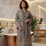 تصویر  حوله لباسی لاکچری ورساچه پارچه دورو تمام نخ